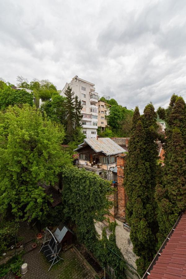 Residence 48 Beautiful Building Within Moments From The Old Town Of Брашов Экстерьер фото